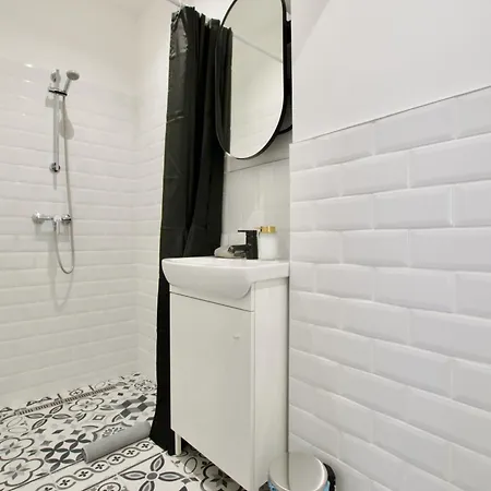 Standard By Hi5- Rakoczi Lejlighed *