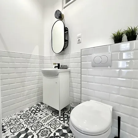 Standard By Hi5- Rakoczi Budapest